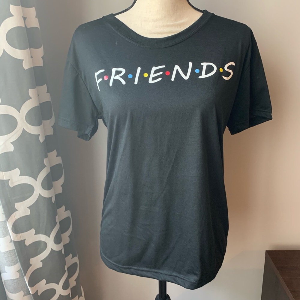 friends black tee